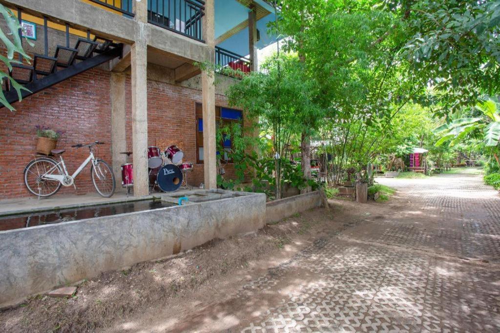 Hotel Oyo 1155 Bikers House And Enduro Tours Chiang Mai Exterior foto