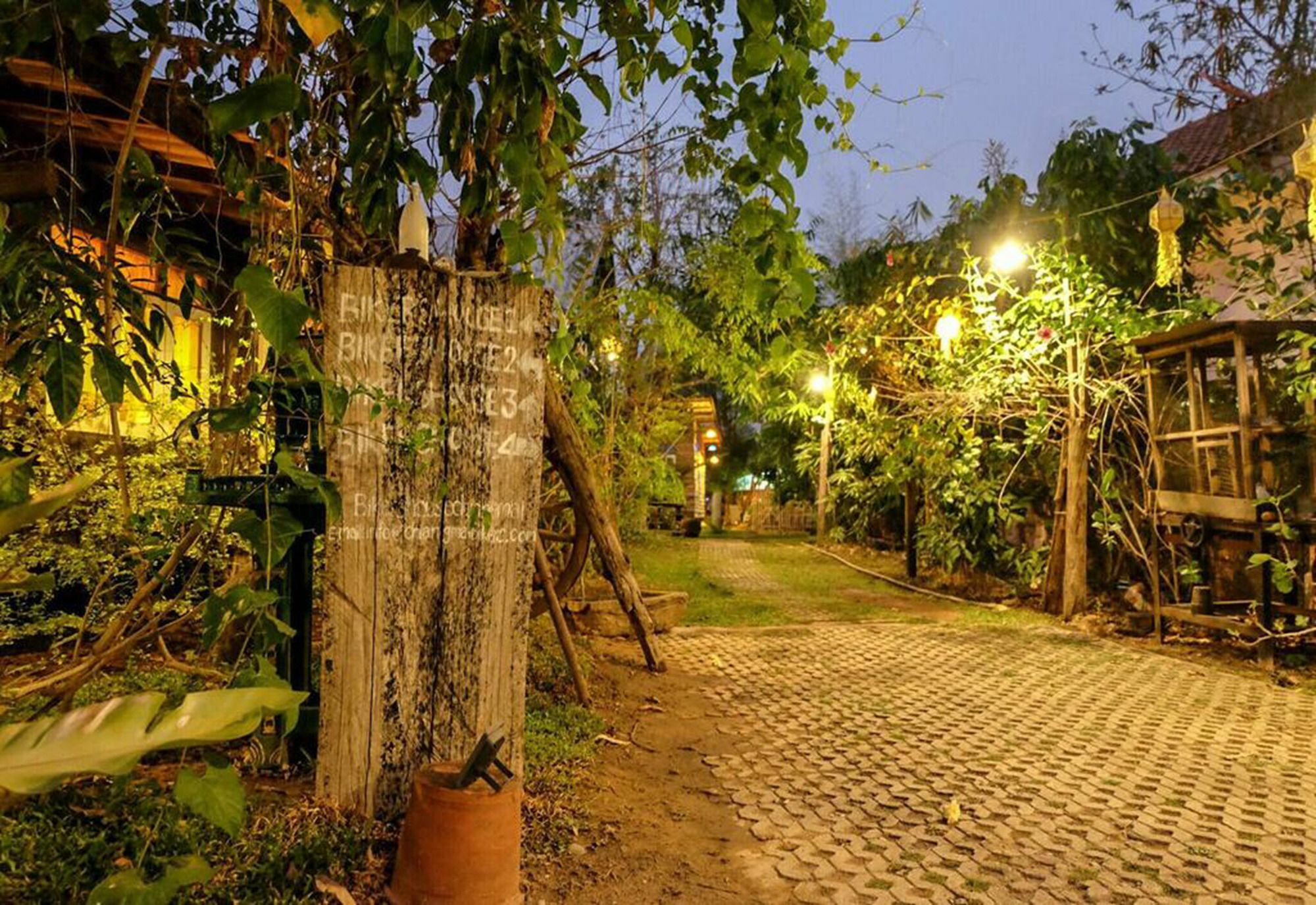 Hotel Oyo 1155 Bikers House And Enduro Tours Chiang Mai Exterior foto